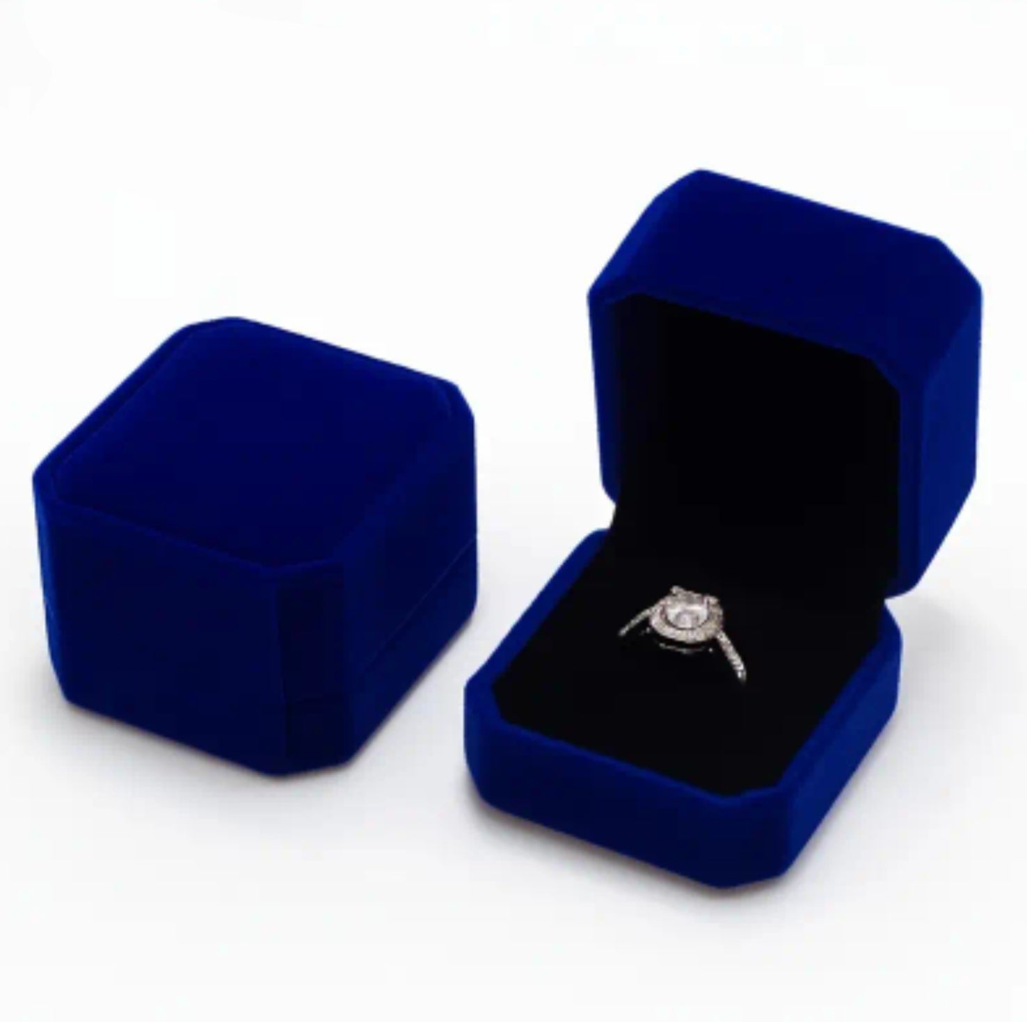 Ring box velvet